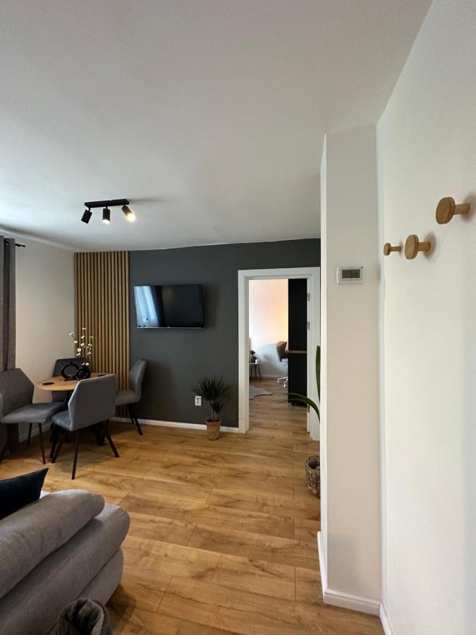 Modern Cozy Apartment Zalău Esterno foto