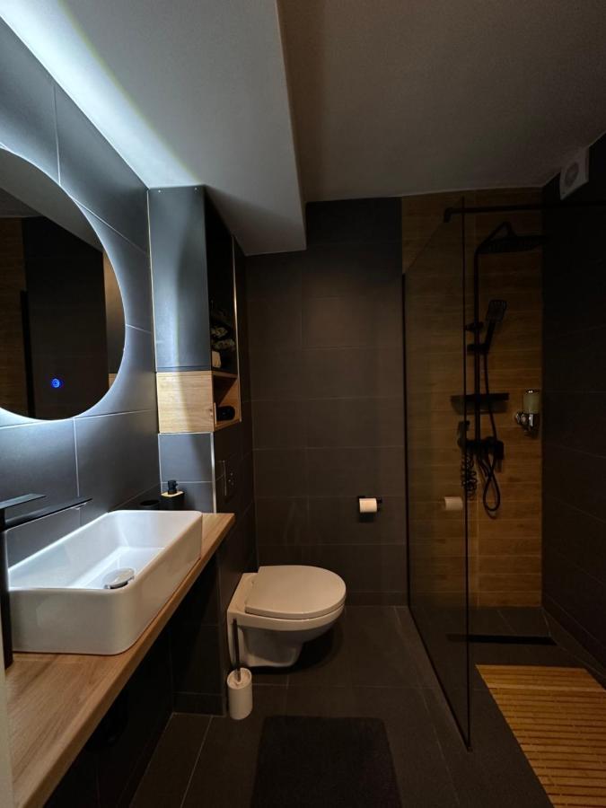 Modern Cozy Apartment Zalău Esterno foto