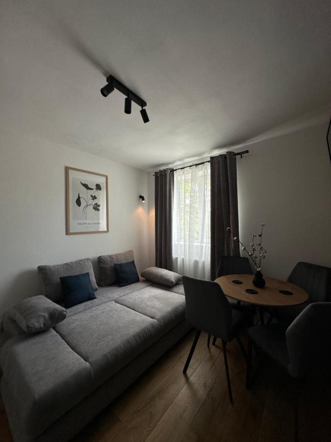 Modern Cozy Apartment Zalău Esterno foto