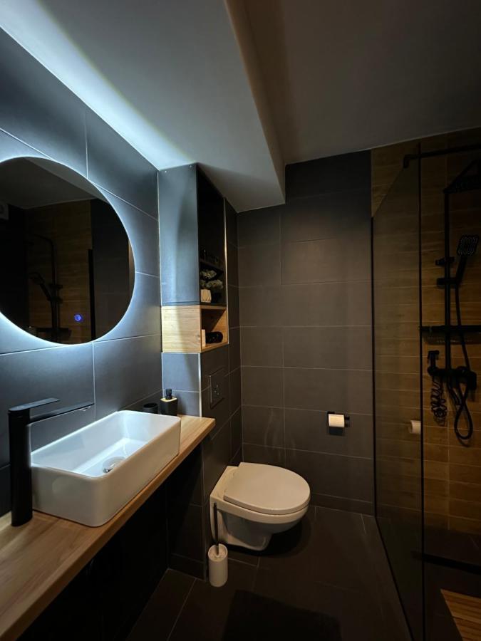 Modern Cozy Apartment Zalău Esterno foto