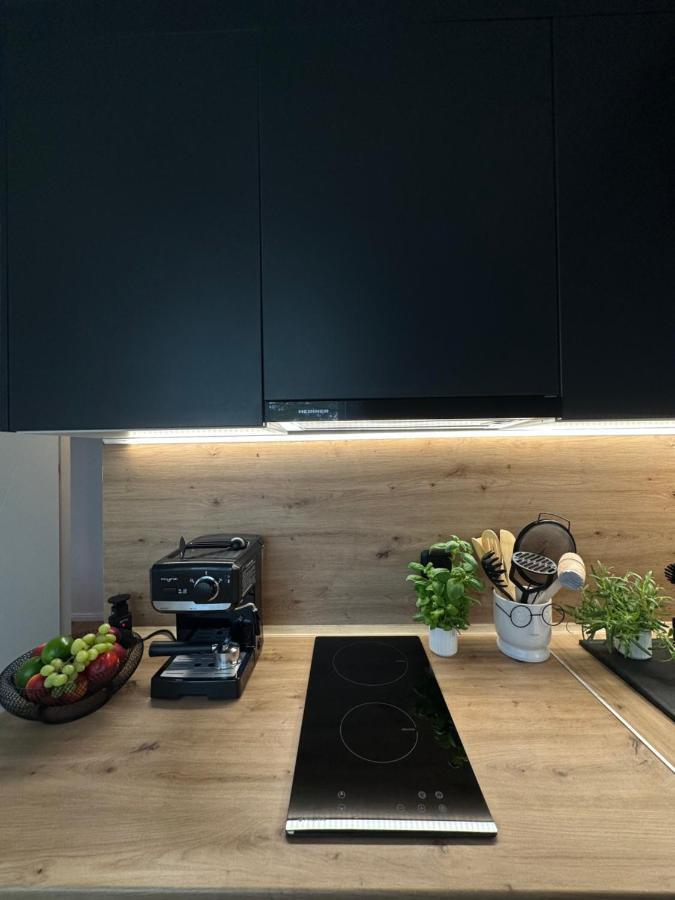 Modern Cozy Apartment Zalău Esterno foto